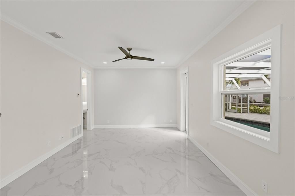 Activo con contrato: $2,999,900 (6 camas, 4 baños, 4700 Pies cuadrados)