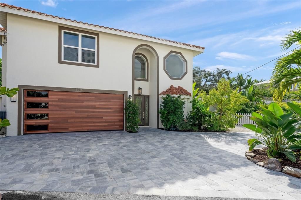 Activo con contrato: $2,999,900 (6 camas, 4 baños, 4700 Pies cuadrados)