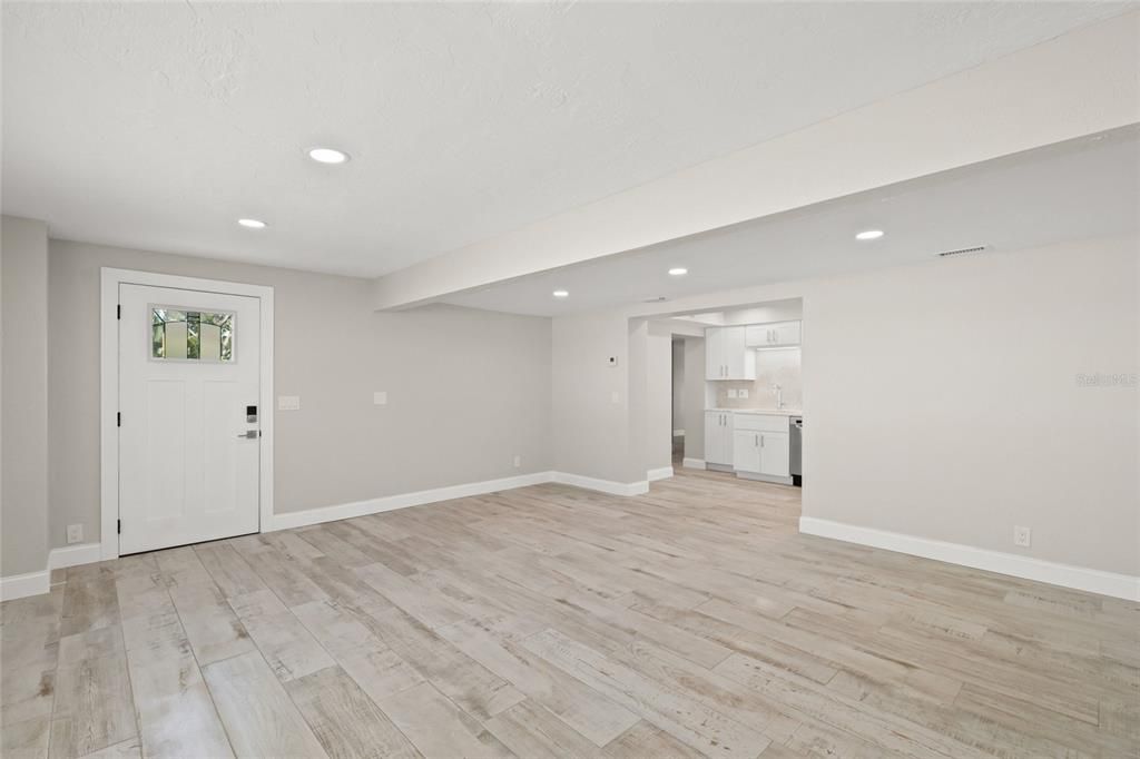 Activo con contrato: $2,999,900 (6 camas, 4 baños, 4700 Pies cuadrados)