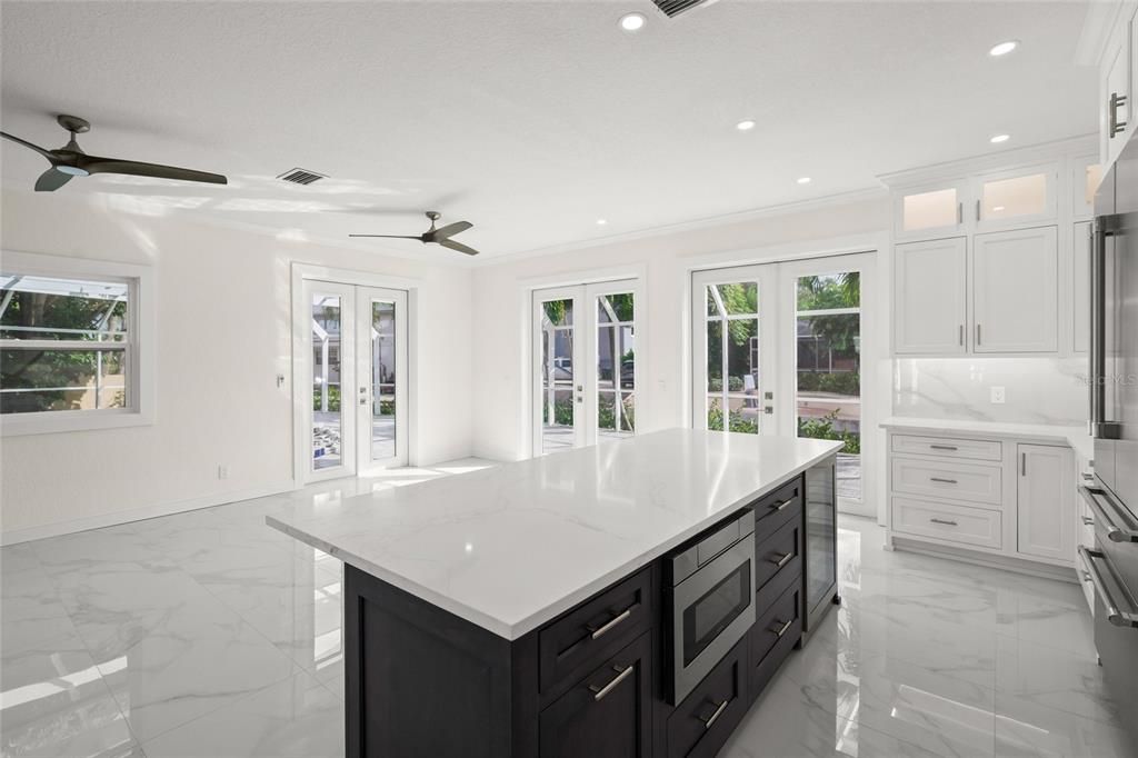 Activo con contrato: $2,999,900 (6 camas, 4 baños, 4700 Pies cuadrados)