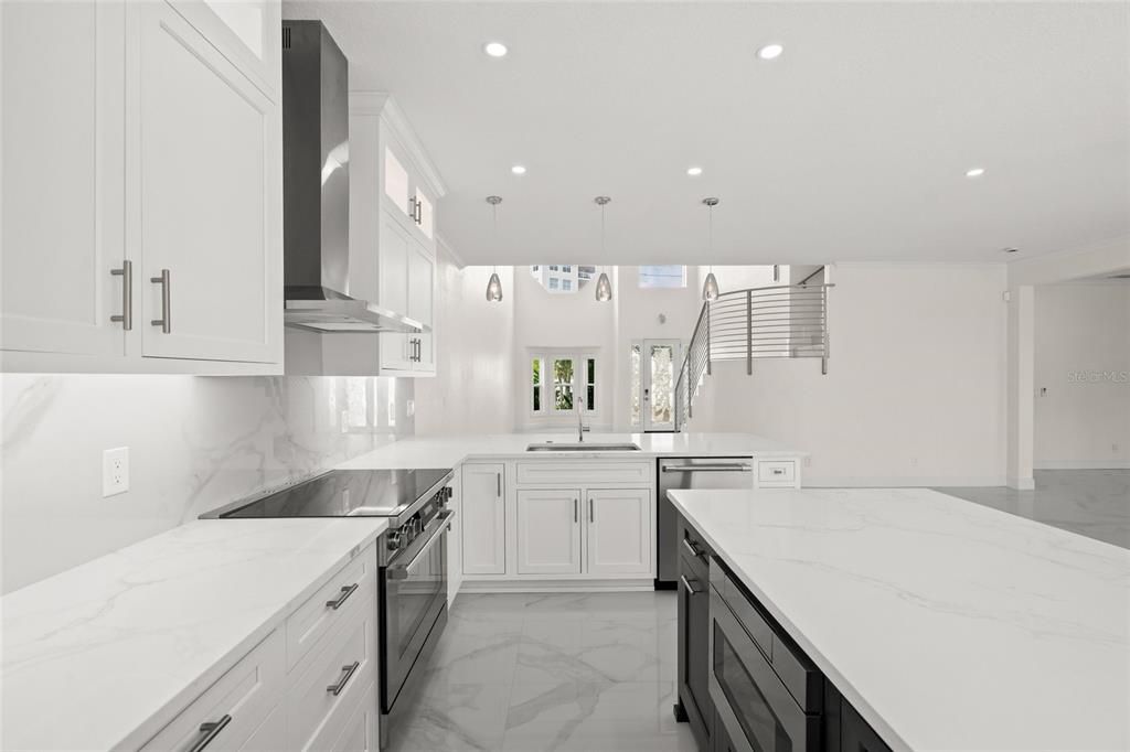 Activo con contrato: $2,999,900 (6 camas, 4 baños, 4700 Pies cuadrados)