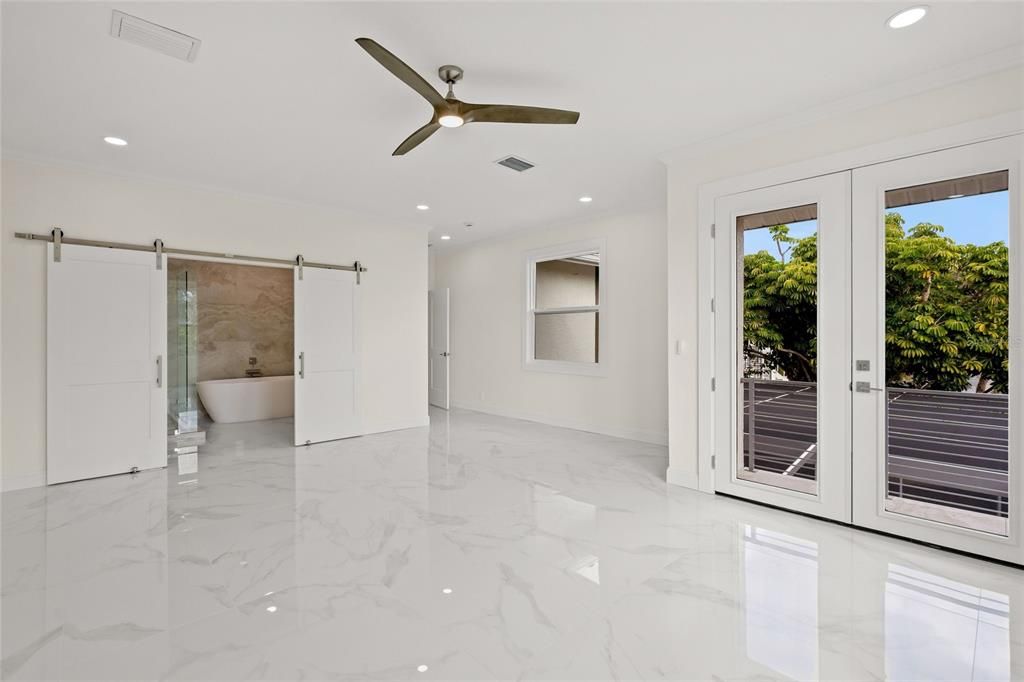 Activo con contrato: $2,999,900 (6 camas, 4 baños, 4700 Pies cuadrados)