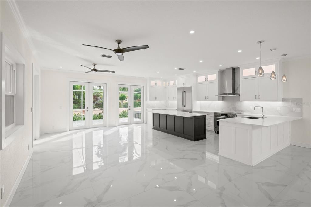 Activo con contrato: $2,999,900 (6 camas, 4 baños, 4700 Pies cuadrados)