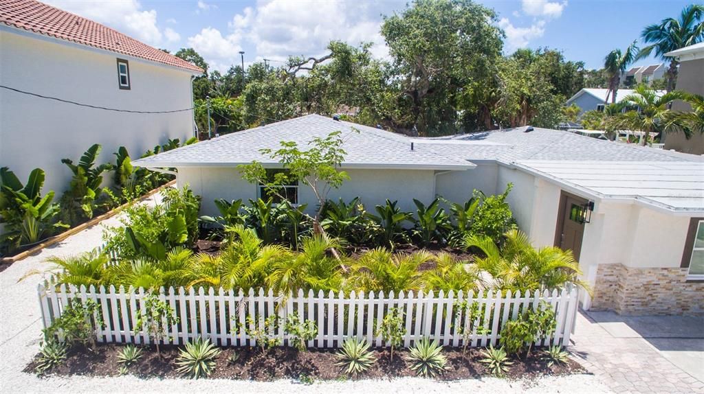 Activo con contrato: $2,999,900 (6 camas, 4 baños, 4700 Pies cuadrados)