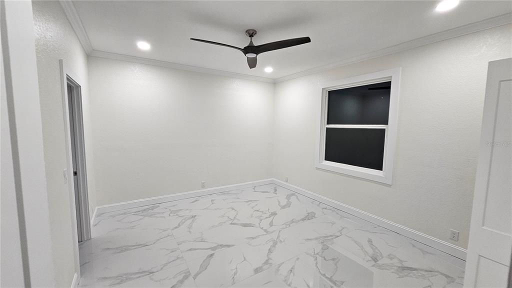 Activo con contrato: $2,999,900 (6 camas, 4 baños, 4700 Pies cuadrados)