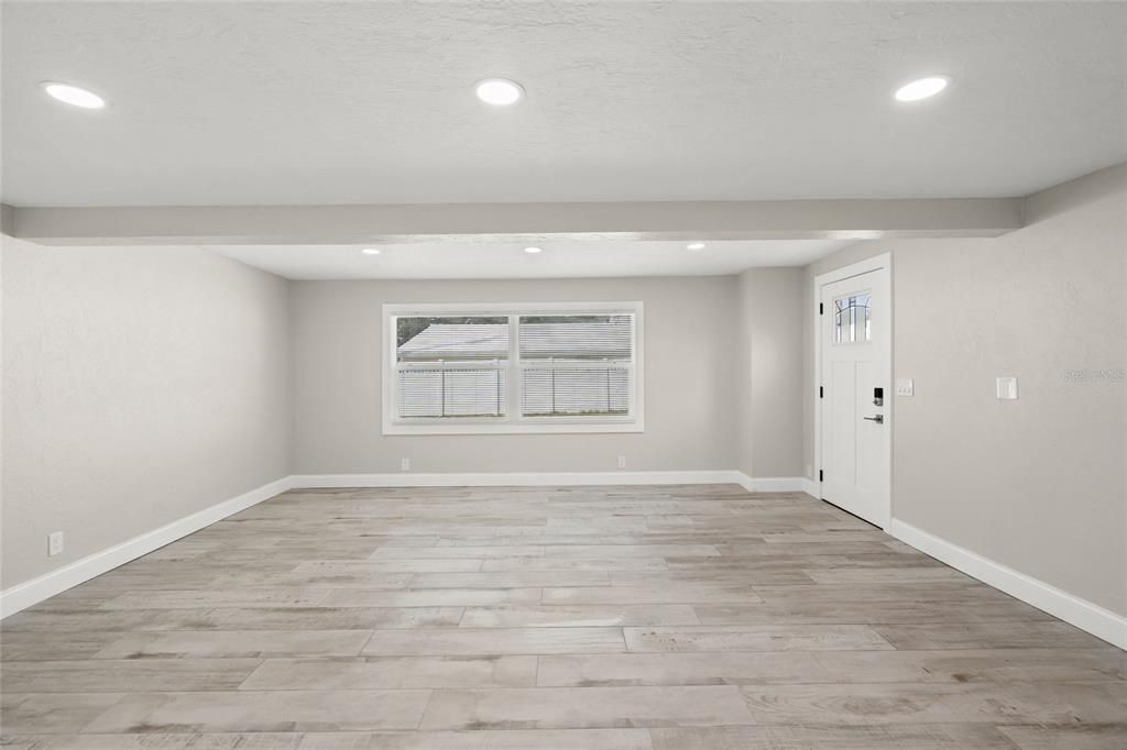 Activo con contrato: $2,999,900 (6 camas, 4 baños, 4700 Pies cuadrados)