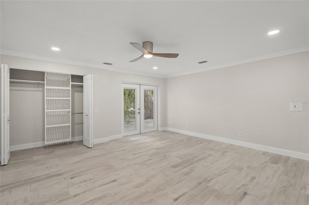 Activo con contrato: $2,999,900 (6 camas, 4 baños, 4700 Pies cuadrados)