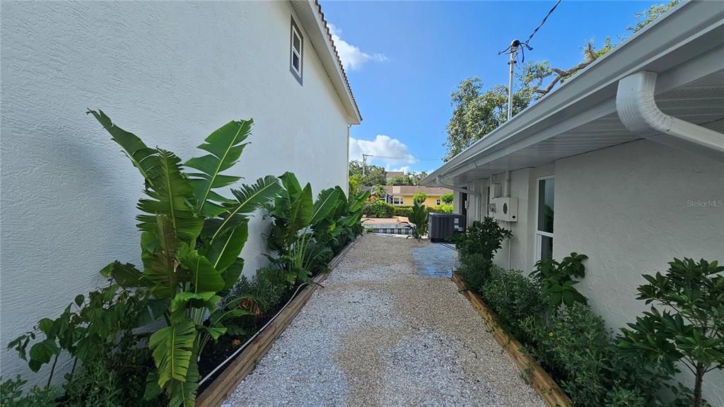 Activo con contrato: $2,999,900 (6 camas, 4 baños, 4700 Pies cuadrados)