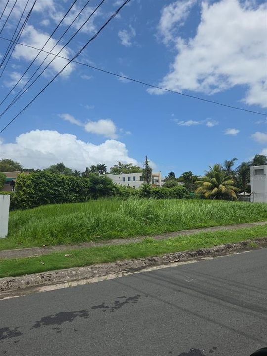 En Venta: $285,000 (0.25 acres)