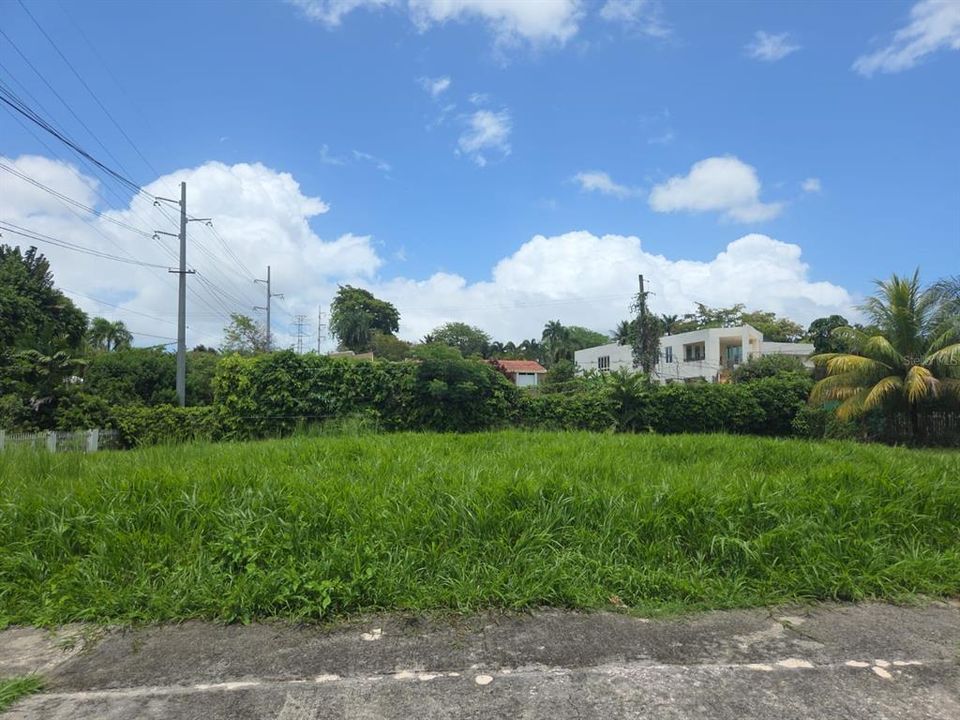 En Venta: $285,000 (0.25 acres)