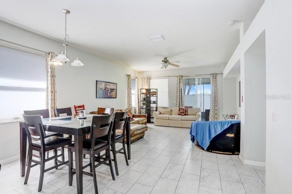 For Sale: $355,000 (3 beds, 2 baths, 1834 Square Feet)