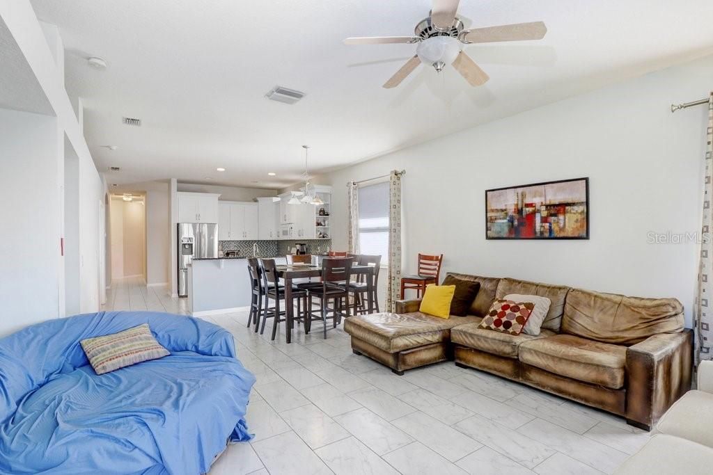 For Sale: $355,000 (3 beds, 2 baths, 1834 Square Feet)