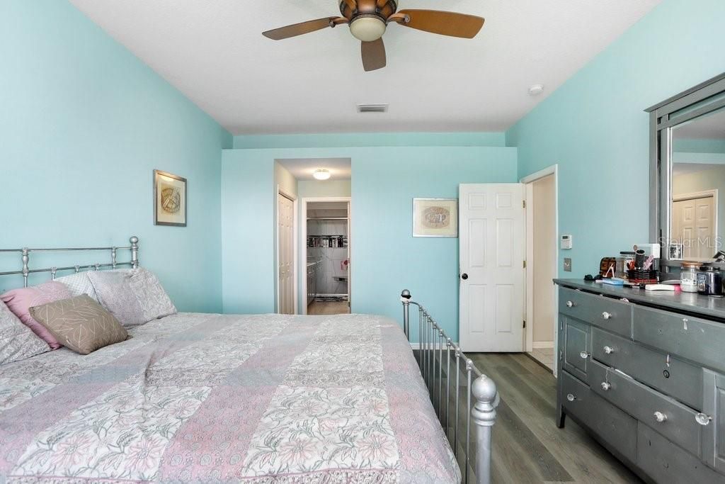 For Sale: $355,000 (3 beds, 2 baths, 1834 Square Feet)