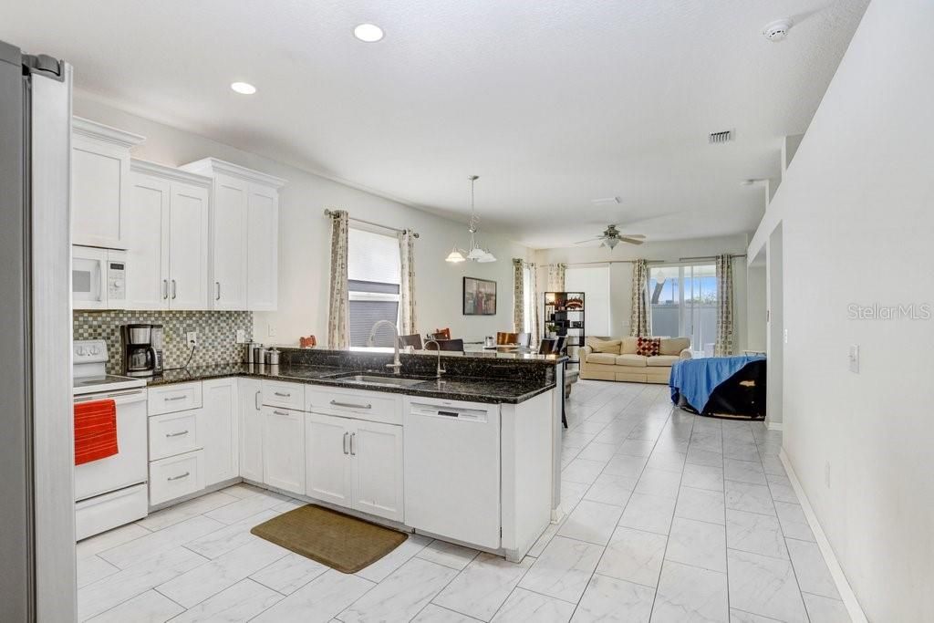 For Sale: $355,000 (3 beds, 2 baths, 1834 Square Feet)