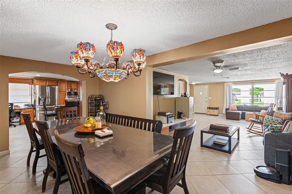 En Venta: $424,000 (4 camas, 2 baños, 2869 Pies cuadrados)