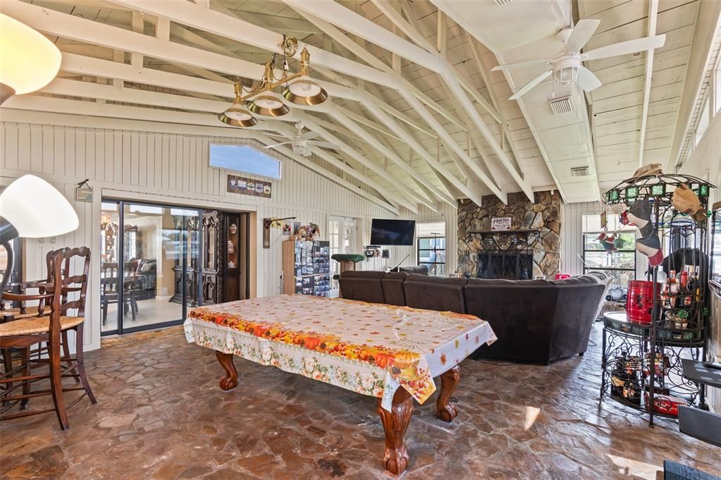 En Venta: $424,000 (4 camas, 2 baños, 2869 Pies cuadrados)