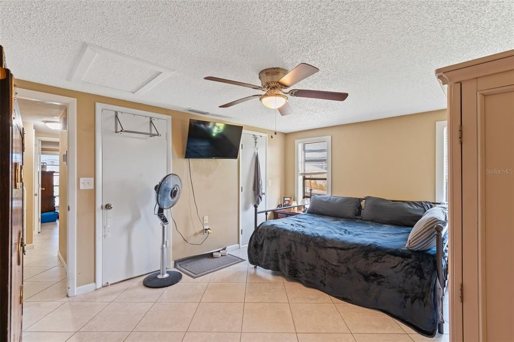 En Venta: $424,000 (4 camas, 2 baños, 2869 Pies cuadrados)