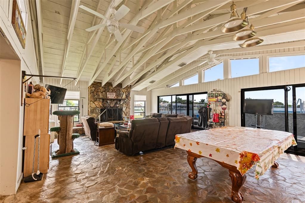 En Venta: $424,000 (4 camas, 2 baños, 2869 Pies cuadrados)