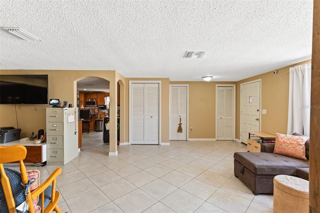 En Venta: $424,000 (4 camas, 2 baños, 2869 Pies cuadrados)