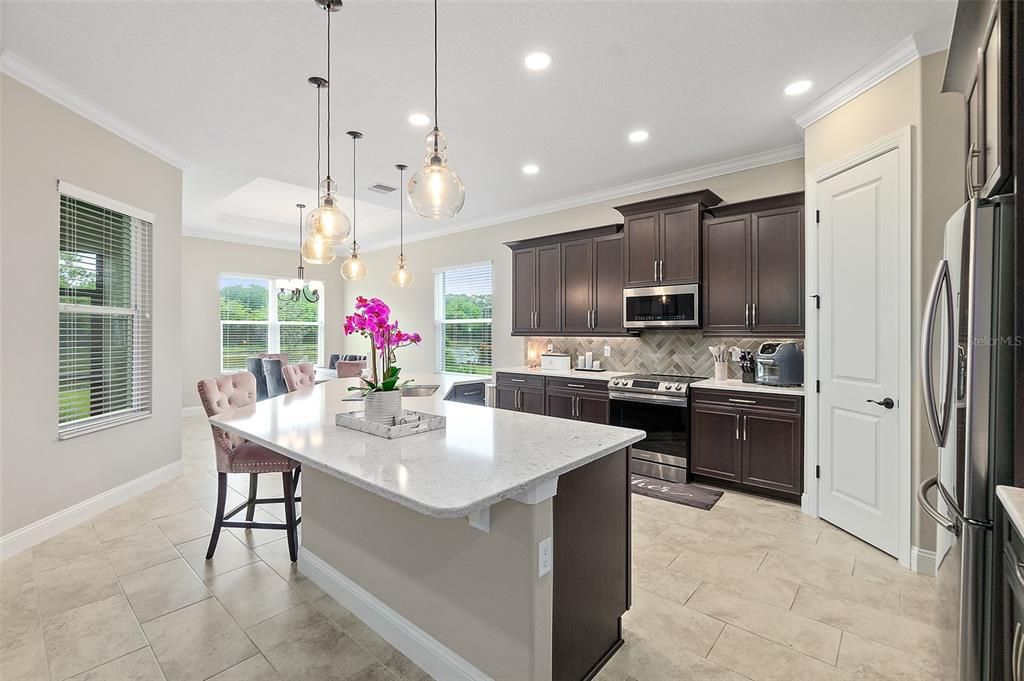 Active With Contract: $675,000 (3 beds, 3 baths, 2472 Square Feet)