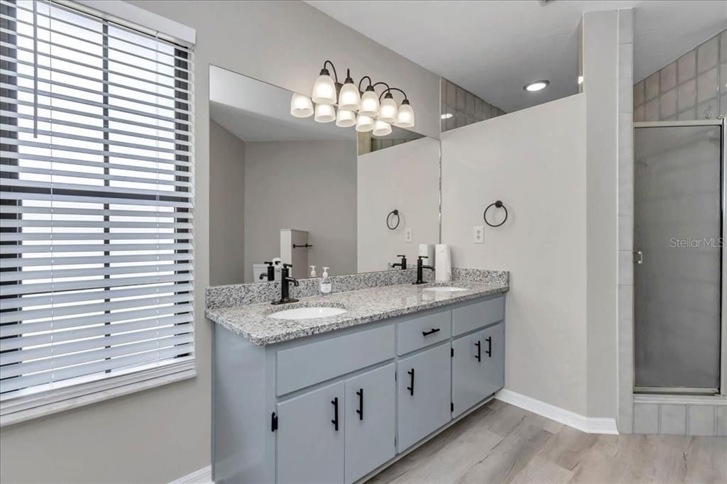 For Sale: $569,000 (2 beds, 2 baths, 1640 Square Feet)