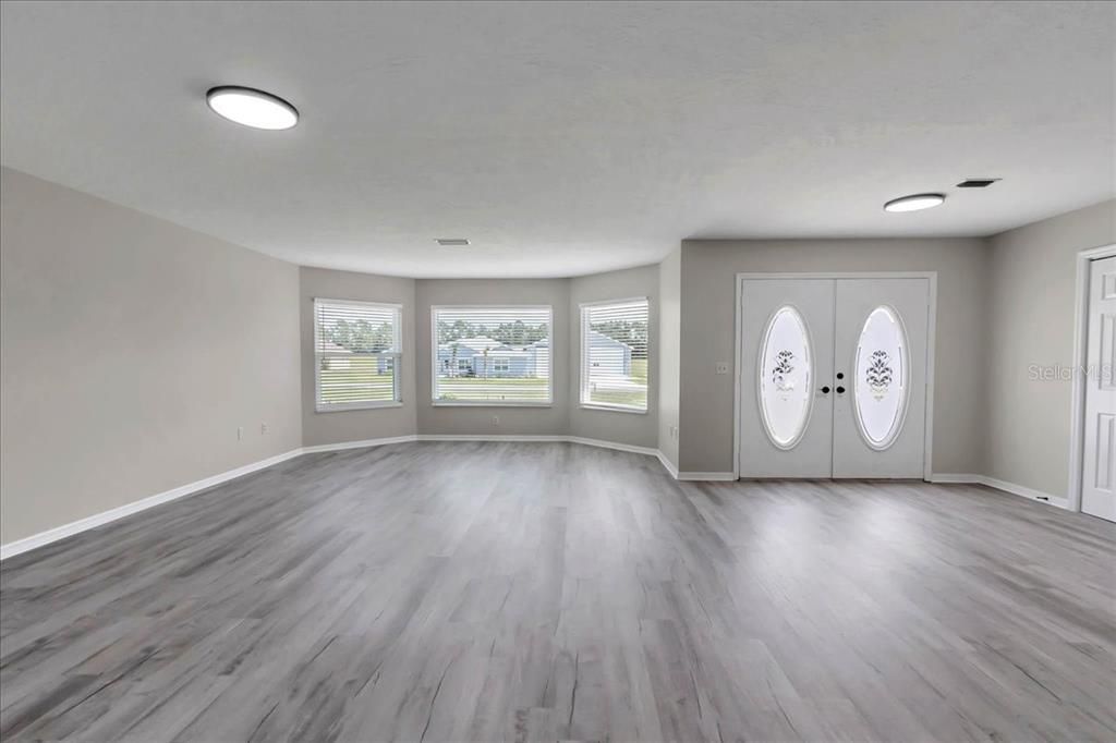 For Sale: $569,000 (2 beds, 2 baths, 1640 Square Feet)