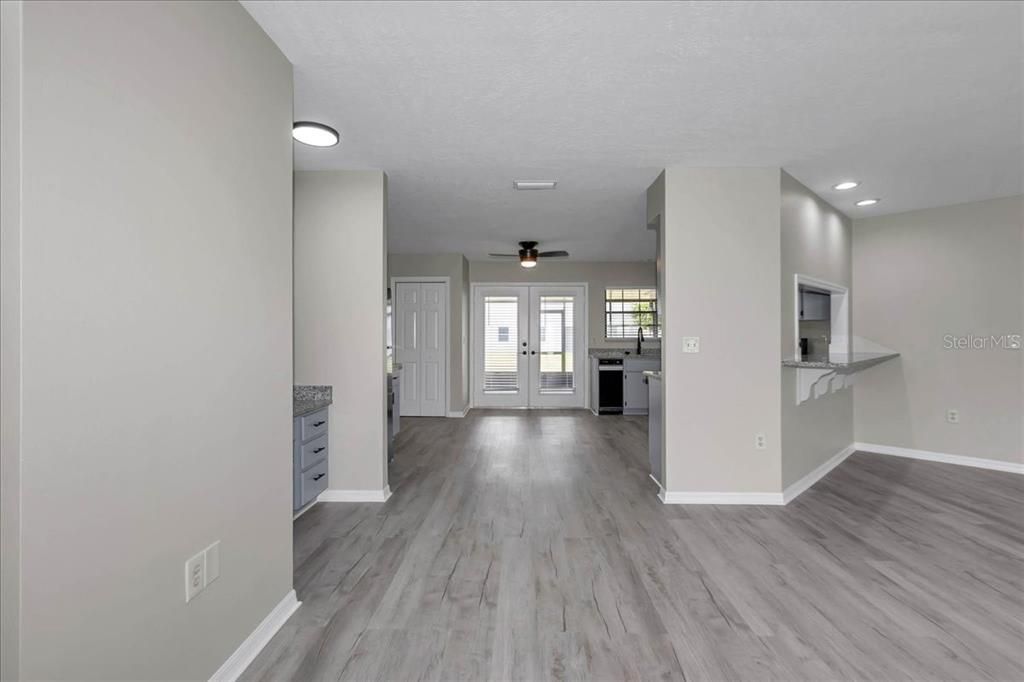 For Sale: $569,000 (2 beds, 2 baths, 1640 Square Feet)