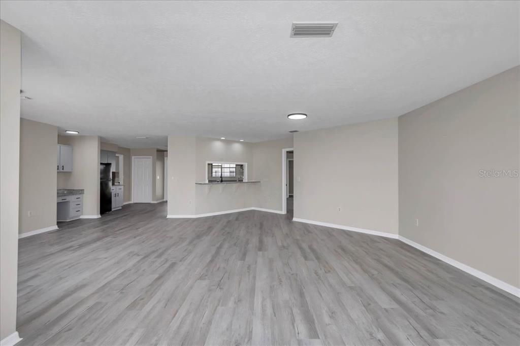 For Sale: $569,000 (2 beds, 2 baths, 1640 Square Feet)