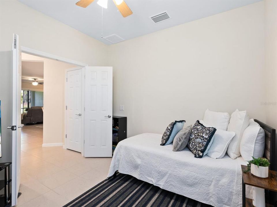 Active With Contract: $420,000 (2 beds, 2 baths, 1458 Square Feet)