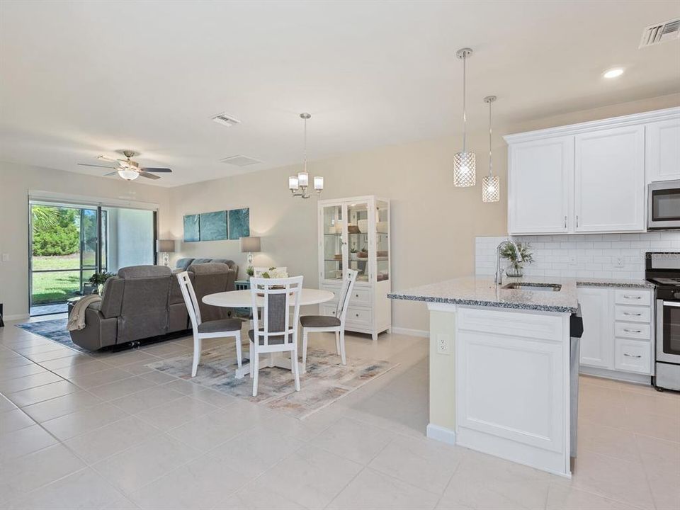 Active With Contract: $420,000 (2 beds, 2 baths, 1458 Square Feet)