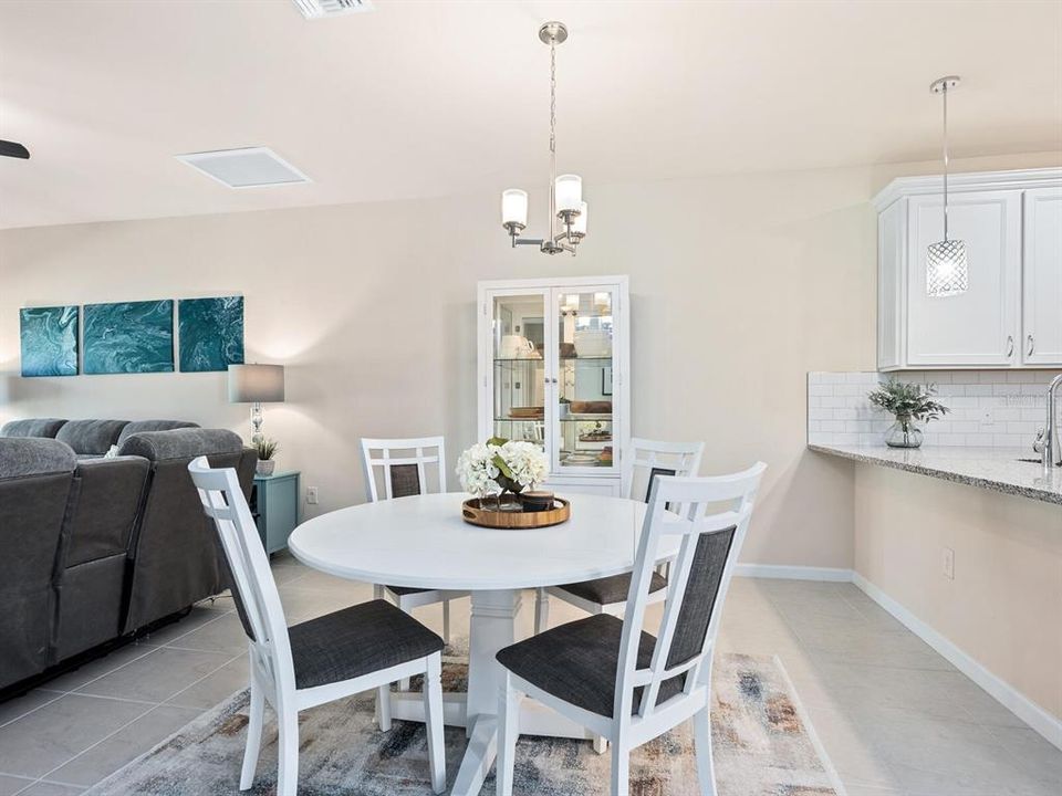 Active With Contract: $420,000 (2 beds, 2 baths, 1458 Square Feet)