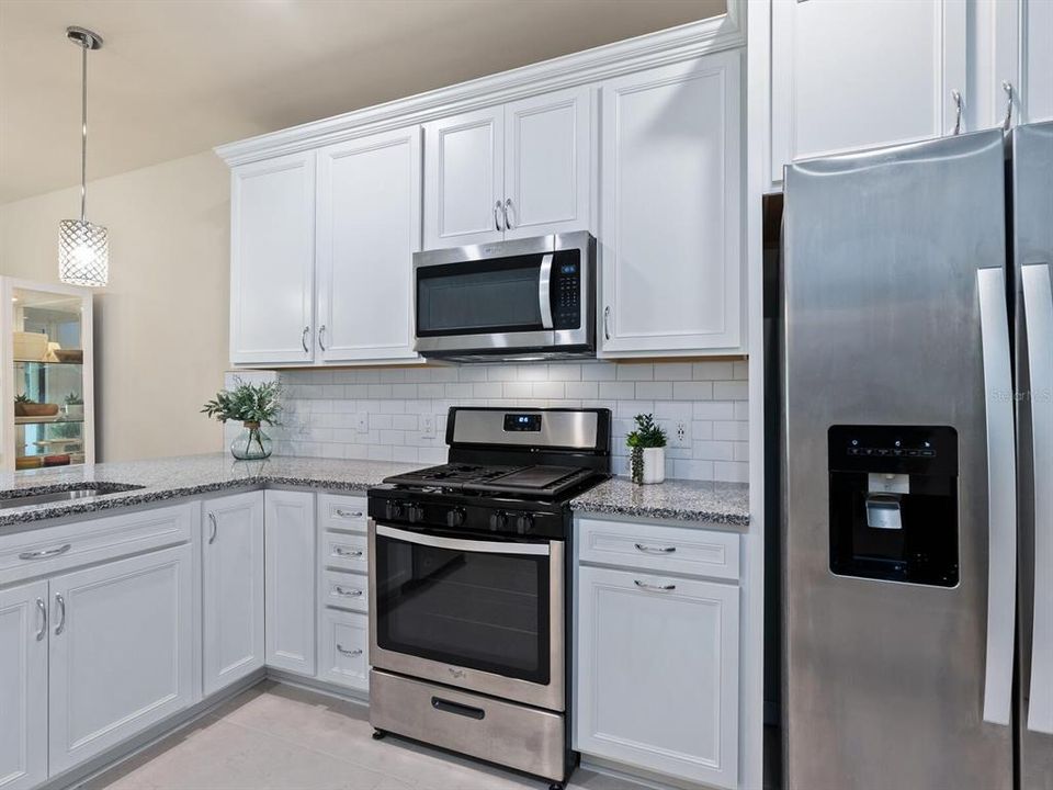 Active With Contract: $420,000 (2 beds, 2 baths, 1458 Square Feet)