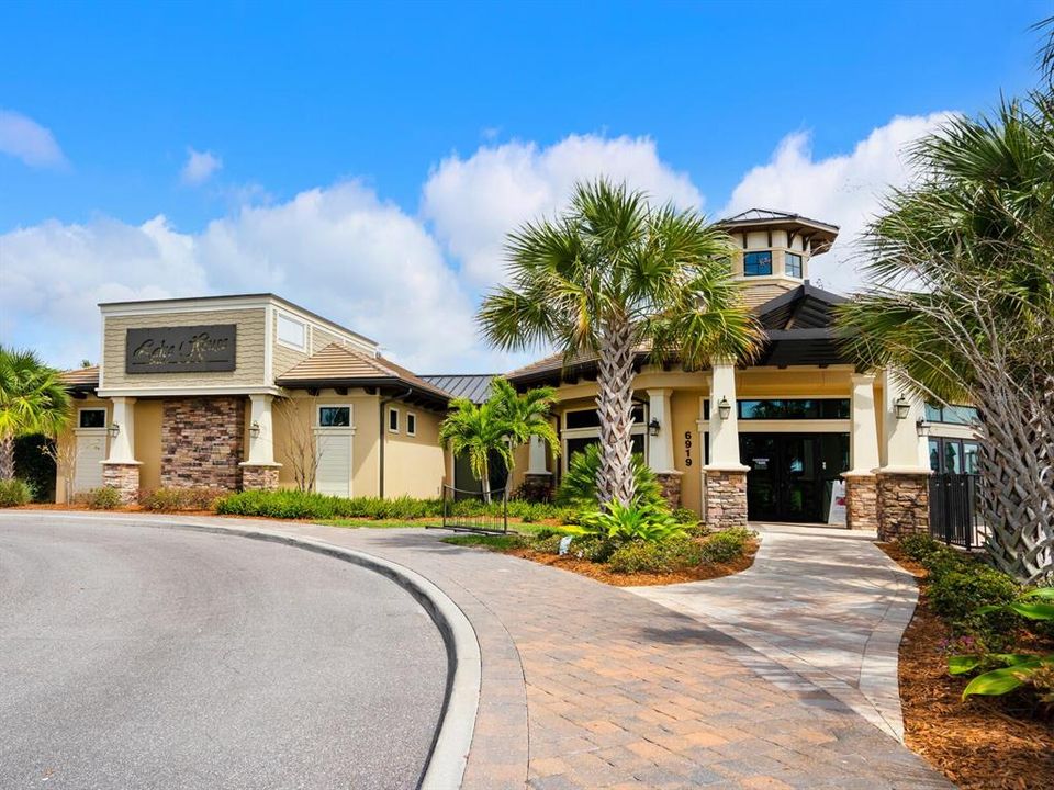 Active With Contract: $420,000 (2 beds, 2 baths, 1458 Square Feet)