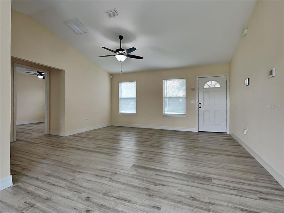 На продажу: $258,000 (3 спален, 2 ванн, 1128 Квадратных фут)