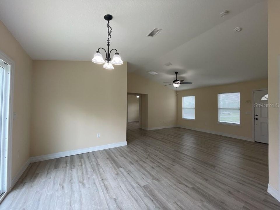 На продажу: $258,000 (3 спален, 2 ванн, 1128 Квадратных фут)