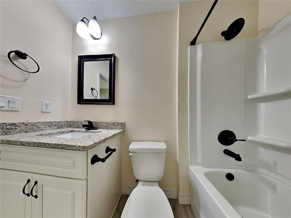 На продажу: $258,000 (3 спален, 2 ванн, 1128 Квадратных фут)