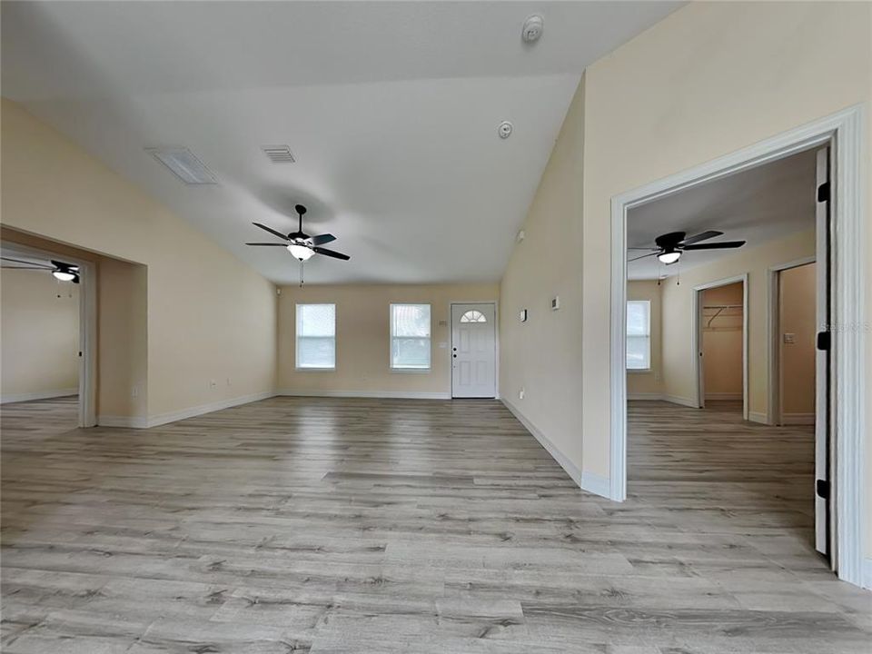 На продажу: $258,000 (3 спален, 2 ванн, 1128 Квадратных фут)