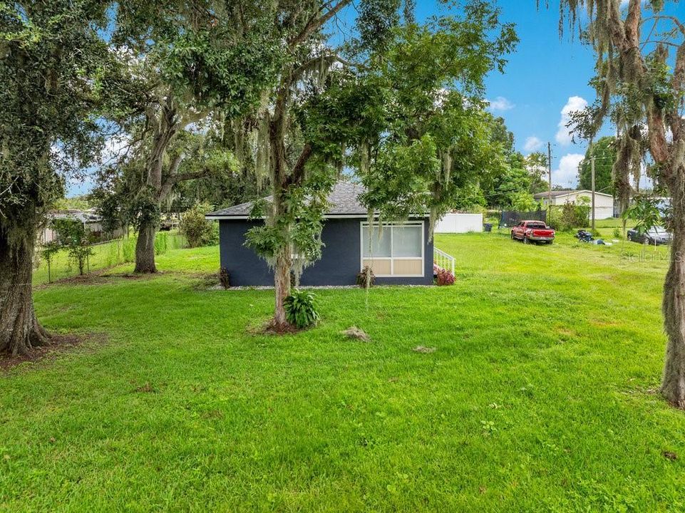 Active With Contract: $214,900 (3 beds, 1 baths, 1133 Square Feet)