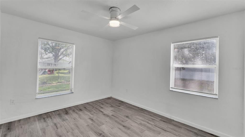 Active With Contract: $214,900 (3 beds, 1 baths, 1133 Square Feet)