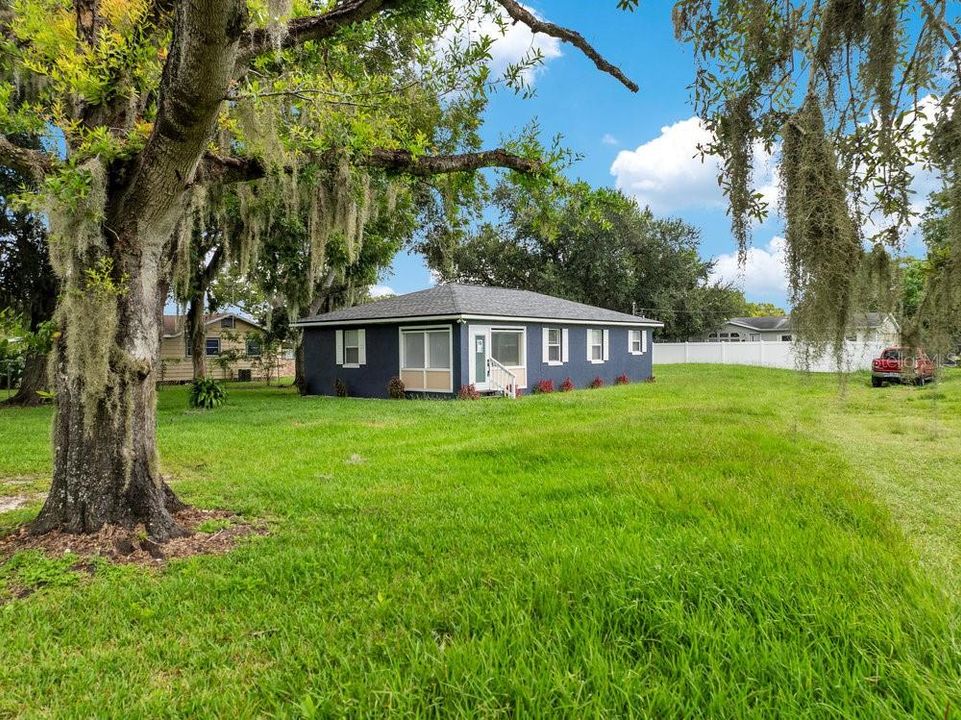 Active With Contract: $214,900 (3 beds, 1 baths, 1133 Square Feet)