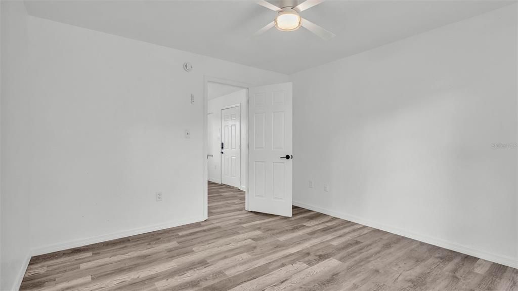 Active With Contract: $214,900 (3 beds, 1 baths, 1133 Square Feet)