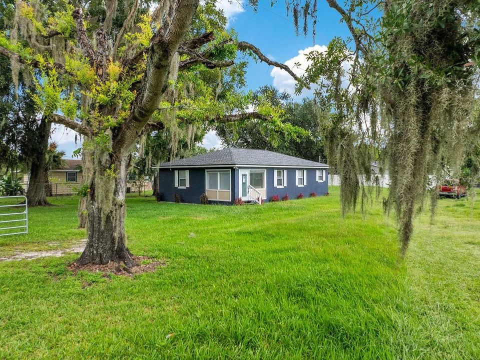 Active With Contract: $214,900 (3 beds, 1 baths, 1133 Square Feet)