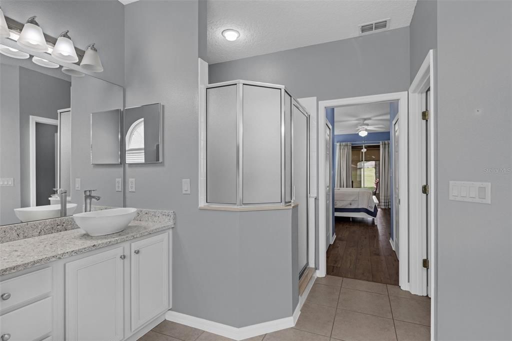 Под контрактом: $324,999 (3 спален, 2 ванн, 1882 Квадратных фут)