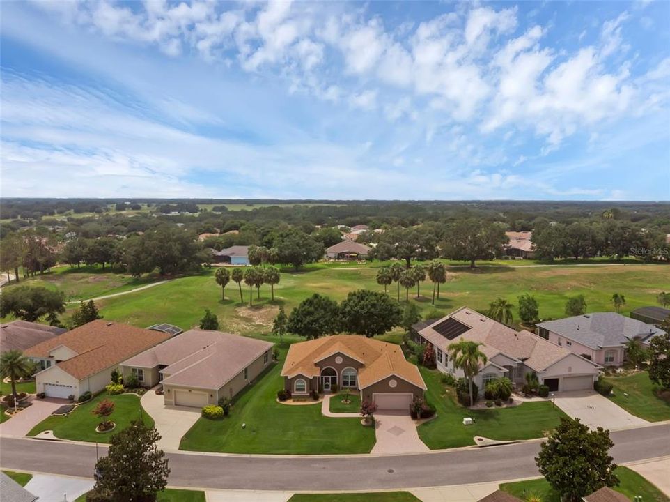 Под контрактом: $324,999 (3 спален, 2 ванн, 1882 Квадратных фут)