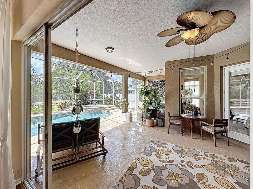 En Venta: $769,000 (4 camas, 4 baños, 4142 Pies cuadrados)