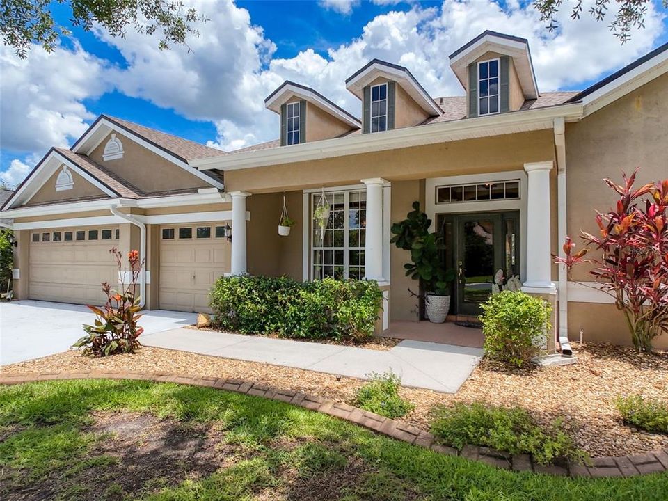 En Venta: $769,000 (4 camas, 4 baños, 4142 Pies cuadrados)