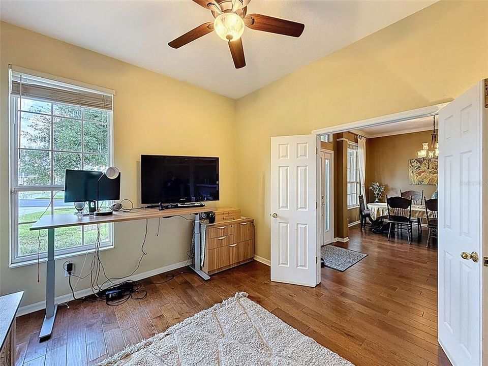 En Venta: $769,000 (4 camas, 4 baños, 4142 Pies cuadrados)