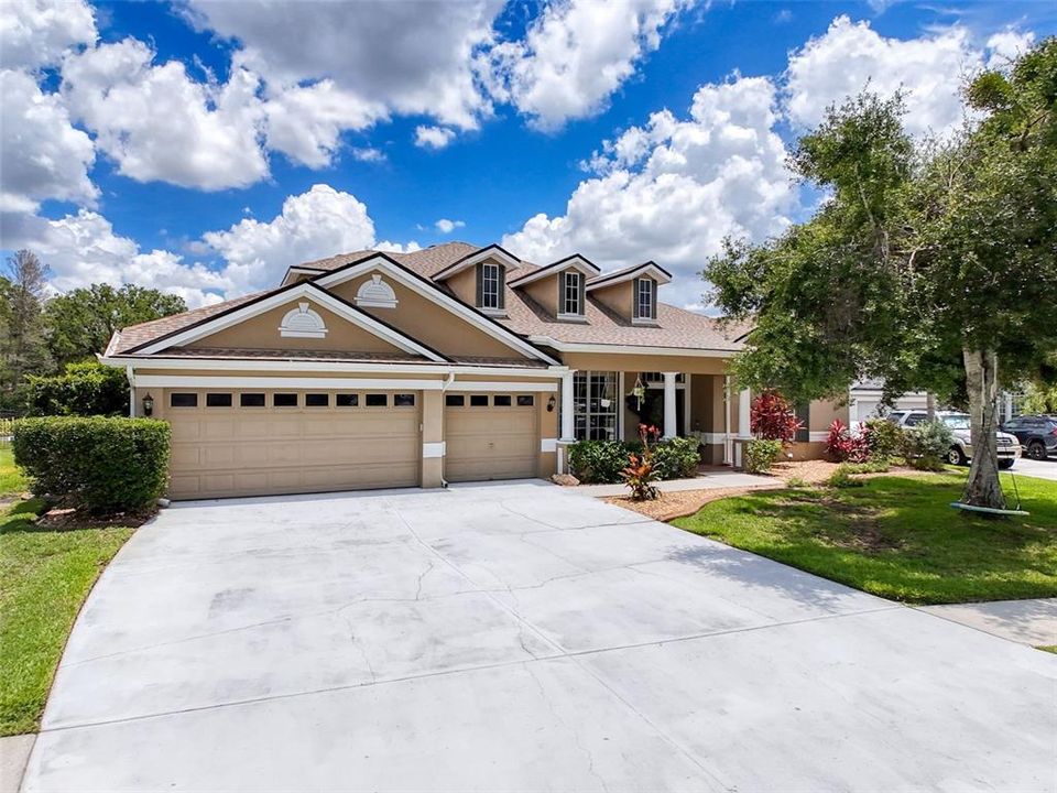 En Venta: $769,000 (4 camas, 4 baños, 4142 Pies cuadrados)