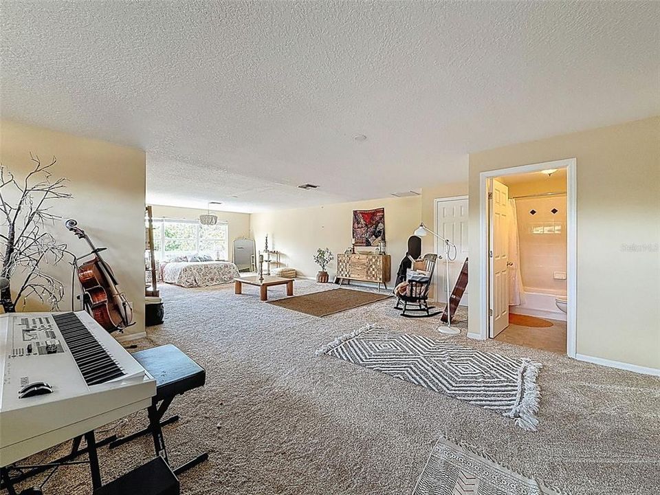 En Venta: $769,000 (4 camas, 4 baños, 4142 Pies cuadrados)