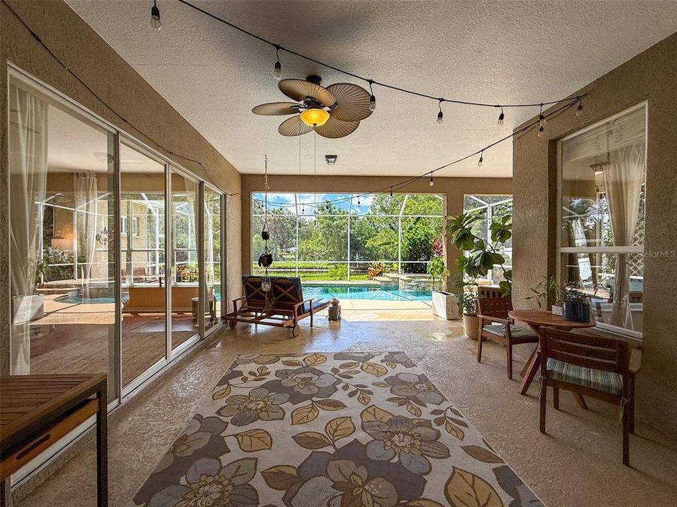 En Venta: $769,000 (4 camas, 4 baños, 4142 Pies cuadrados)